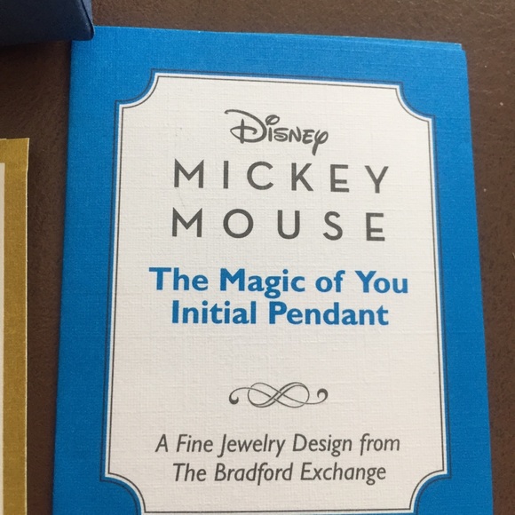 Bradford exchange Mickey Mouse necklace NEW - Picture 5 of 5